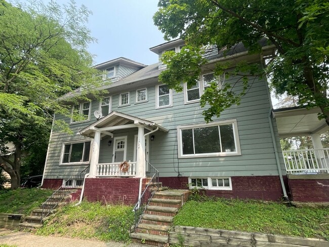 Building Photo - 1725 Compton Rd