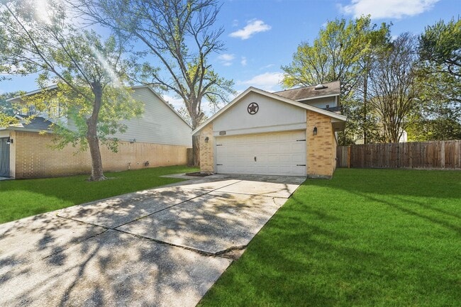 Photo - 16723 Quiet Trail Dr