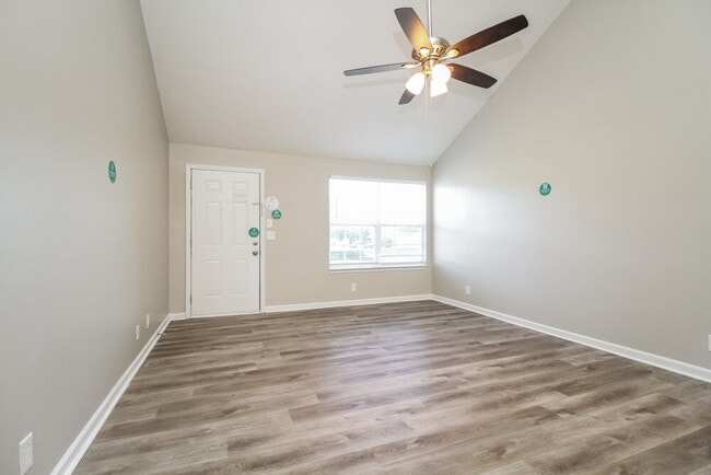 Photo - 2644 Dakota Way