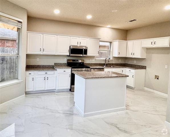 Building Photo - 4668 Park Bend Dr Rental