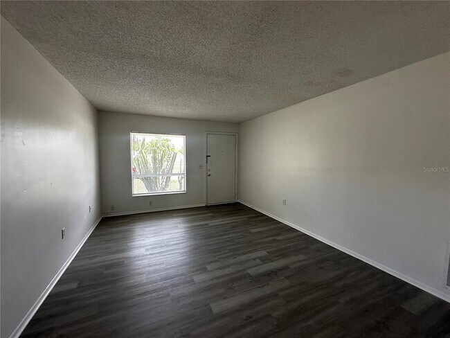 Photo - 4616 N Goldenrod Rd
