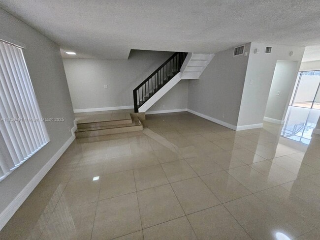 Photo - 1091 N Hiatus Rd