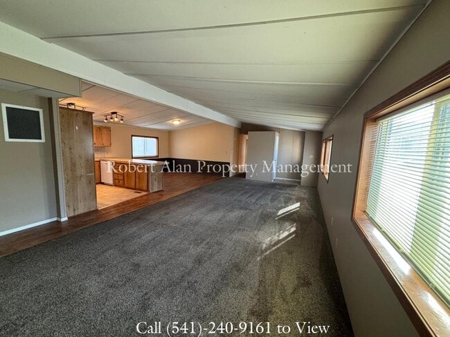 Photo - 447 SW 5th St