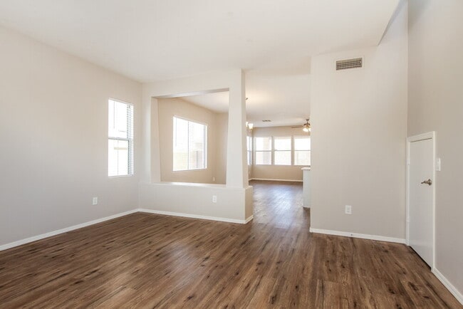 Photo - 3929 W Irwin Ave