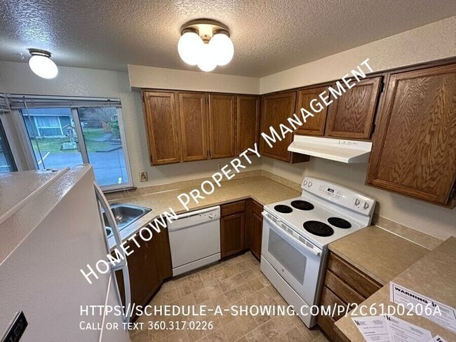 Photo - 640 Bavarian Ln SE