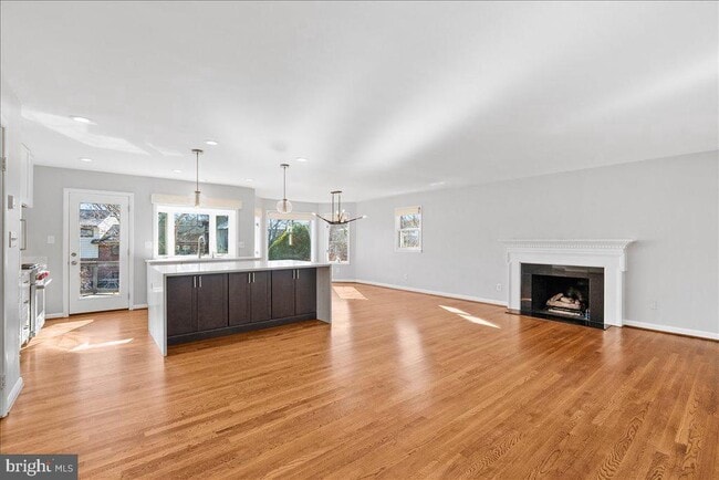 Photo - 7107 Tyndale St