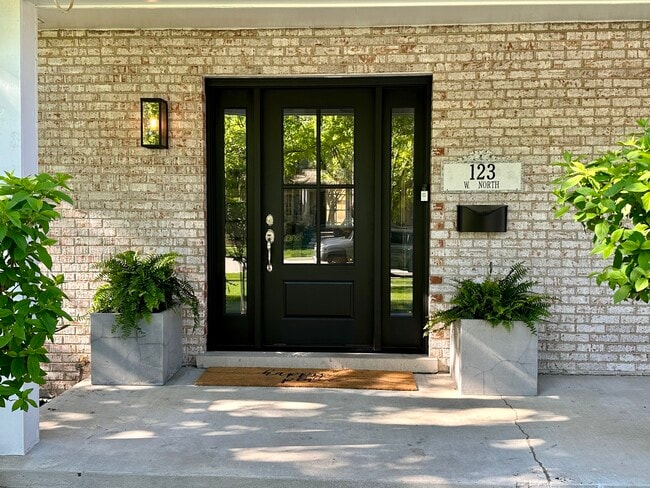 Photo - 123 W North St