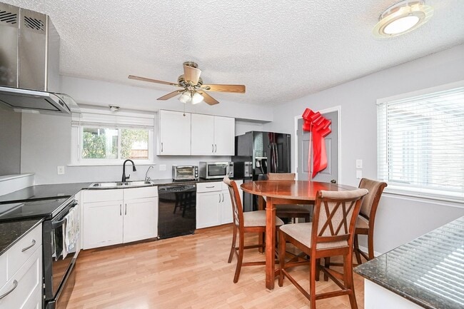 Photo - 13102 Richmond Ave