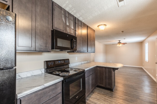 Photo - Holly Leaf Apartments