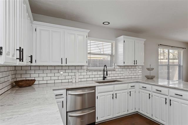 Photo - 425 Kelley Ct