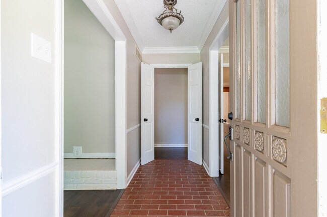 Photo - 8501 Buckthorn Dr