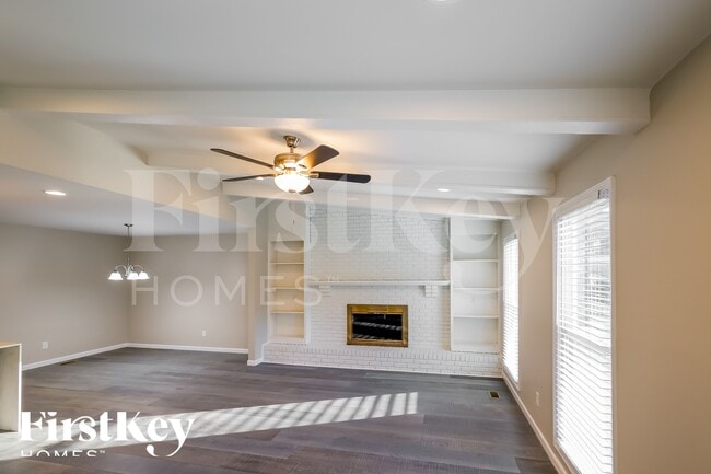 Photo - 2067 Longmeadow Ln