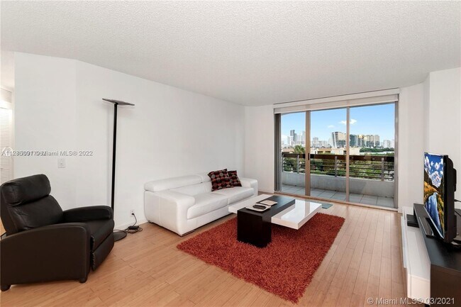 Photo - 3400 NE 192 St