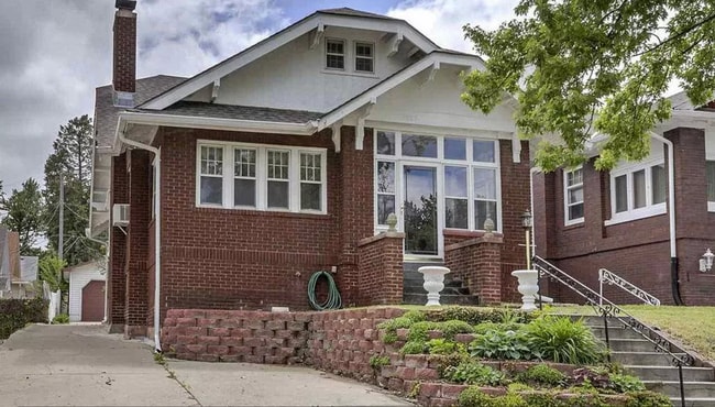 Building Photo - Brick 2 Story!