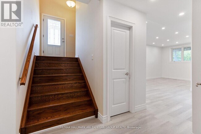 Photo - 177 The Queensway S