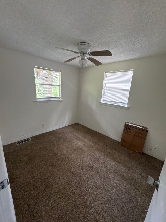 Photo - 110 A St