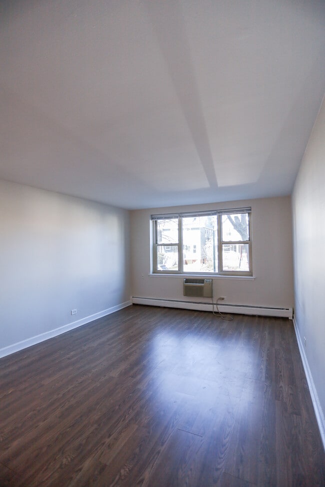 Photo - 1745 W Highland Ave Unidad #307