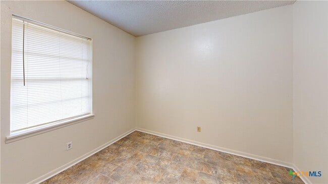 Photo - 911 S 27th St