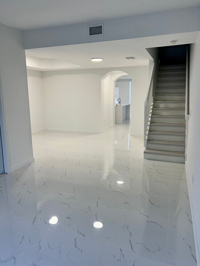 Photo - 4914 White Mangrove Way E