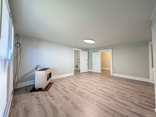 Photo - 433-435 SW 5th St Unit 433