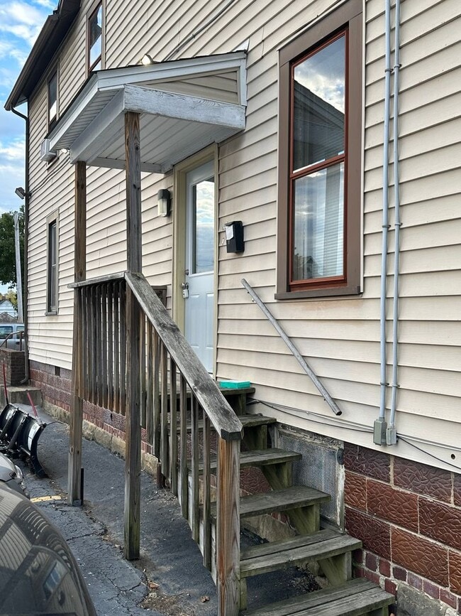 Photo - 623 E Main St Unit 623 1/2 E Main St