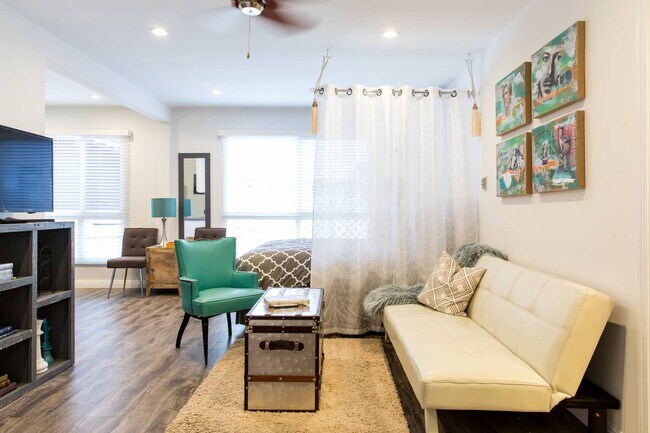Photo - 5943 Carlton Way Apartments Unit 9