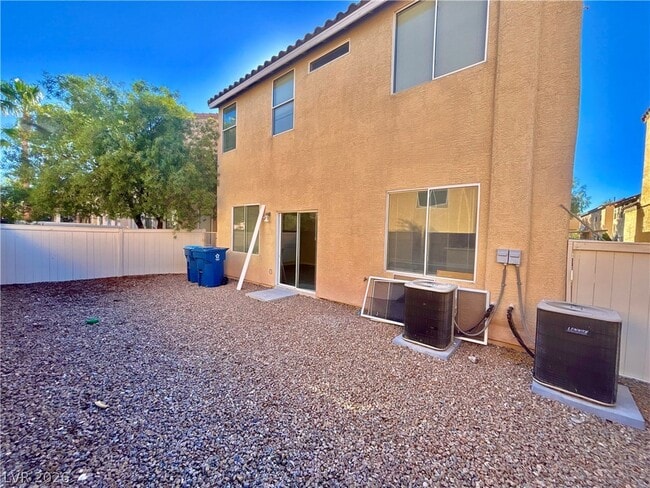 Photo - 7432 Decoro St