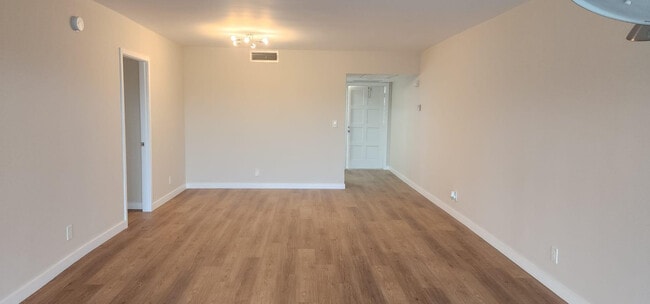 Photo - 3150 N Palm Aire Dr Unit 609