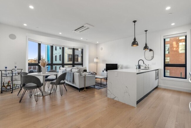 Photo - 75 W Broadway Unidad 202