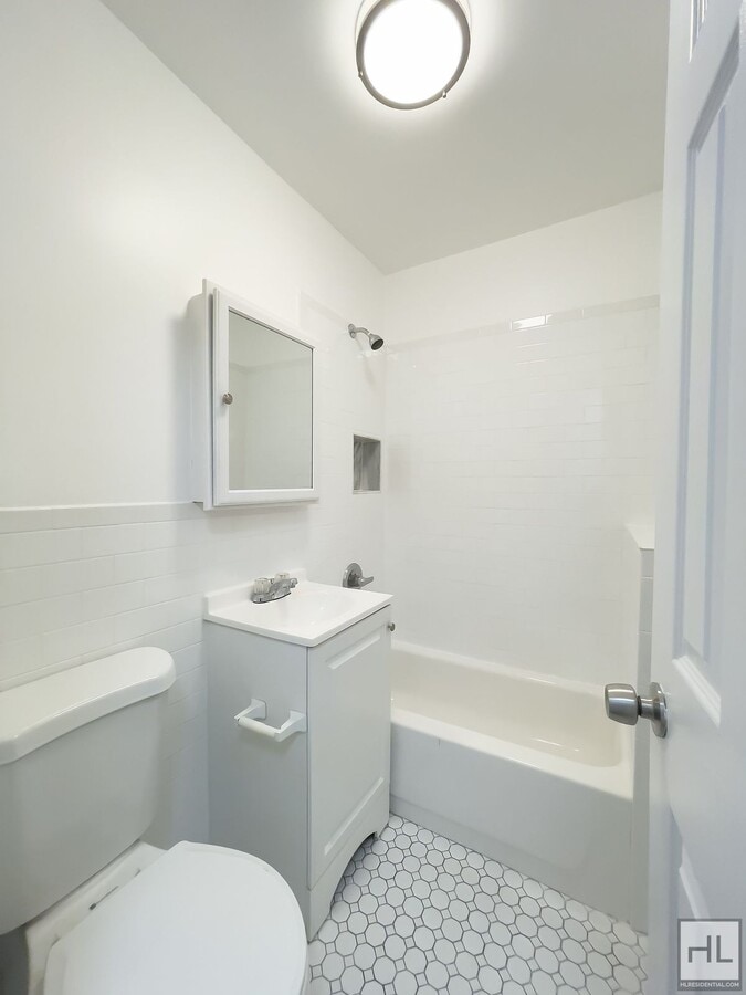 Photo - East 61 Street Unit 4F