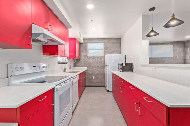 Building Photo - 129 N 11th Ave Unit 1b