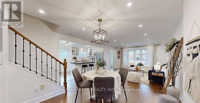 Photo - 194 Sewell Dr