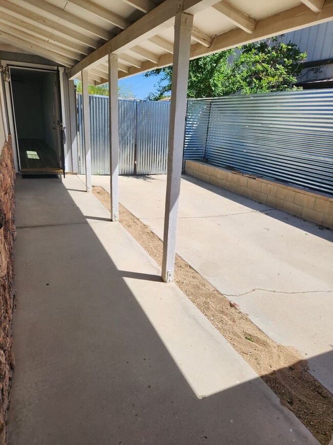 Photo - 6439 Camarilla Ave Unidad B