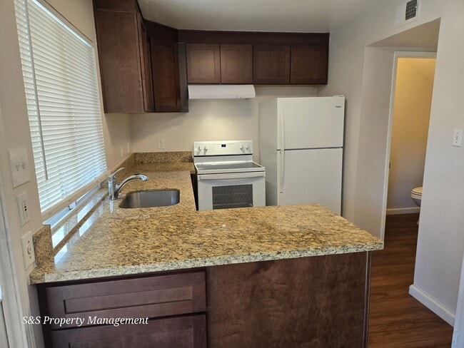 Photo - 8879 Salmon Falls Dr