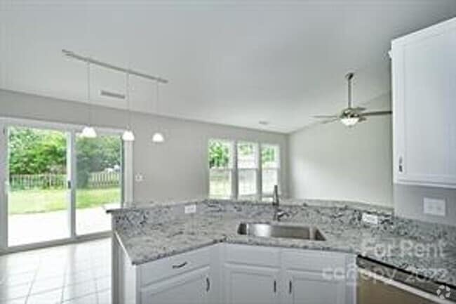 Building Photo - 129 Bosburg Dr Rental