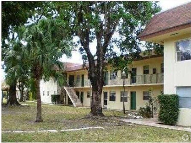 Building Photo - 4740 NW 24th Ct Unit A118 Rental