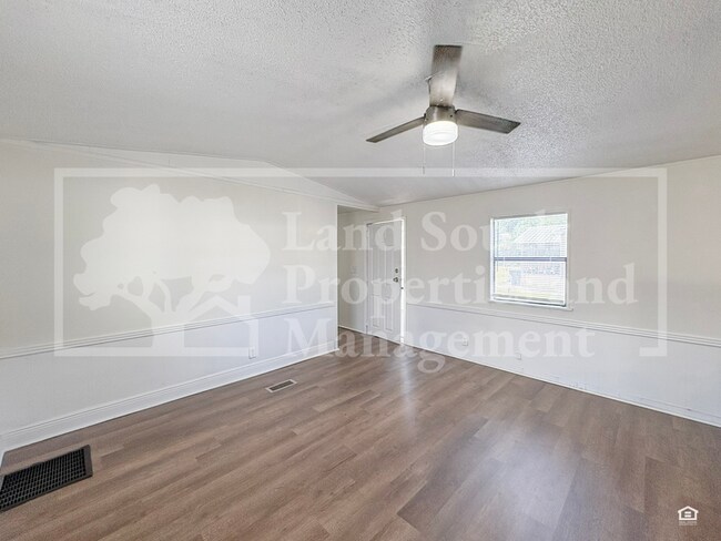 Photo - 1175 Meadow Lawn Street