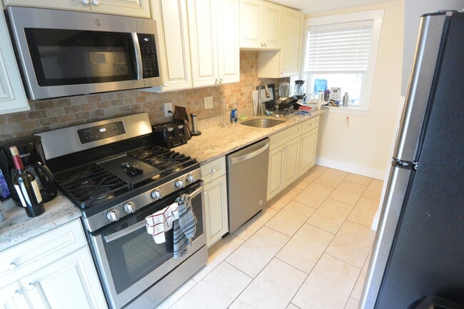 Photo - 15 Mansfield St Townhome