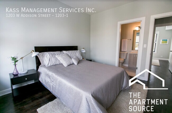 Photo - 1203 W Addison St Unit 1