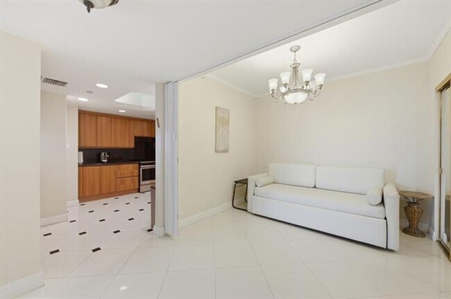 Photo - 9595 Collins Ave Unidad 9595 Collins Avenue # N3-f