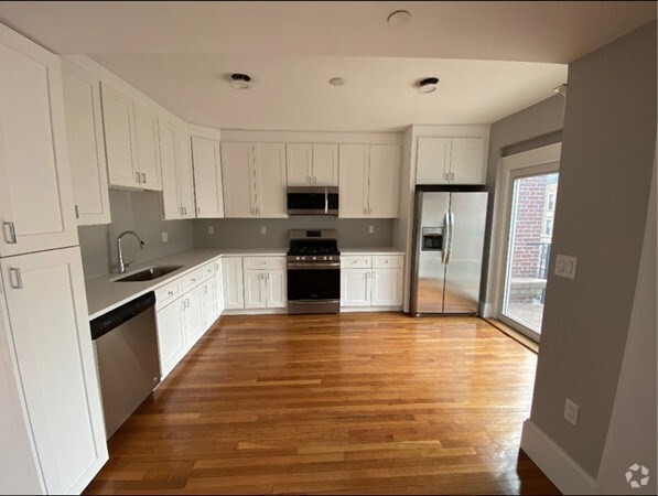 Building Photo - 190 Kelton St Unit 3 Rental