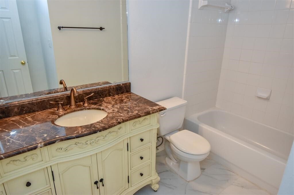 Photo - 16122 Speyburn Ct