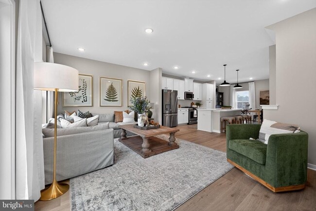 Photo - 44 Basswood St