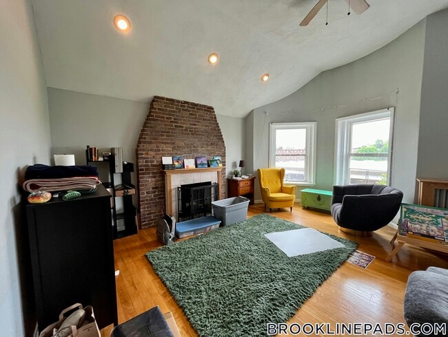 Photo - 154 Harvard St Unit 7