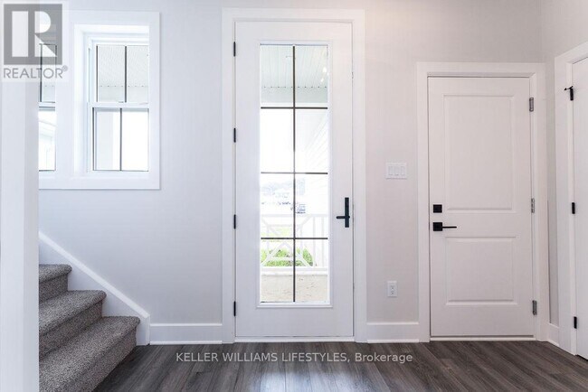 Photo - 409 Breakwater Blvd