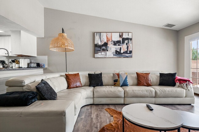 Photo - 4329 E Cherokee St Unidad ID1244353P
