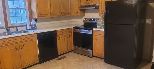 Photo - 3 Bedroom / 1 Bath Home Jonesborough, TN