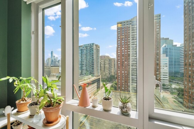 Building Photo - 75 Park Ln S Unit 1209 Rental
