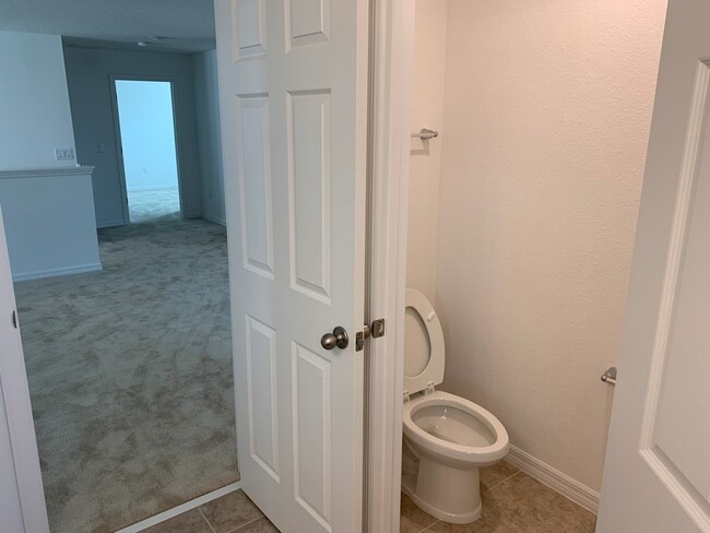 Photo - Spacious 4 Bedroom House - Oakland Trails