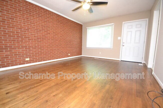 5131 Lundy Dr